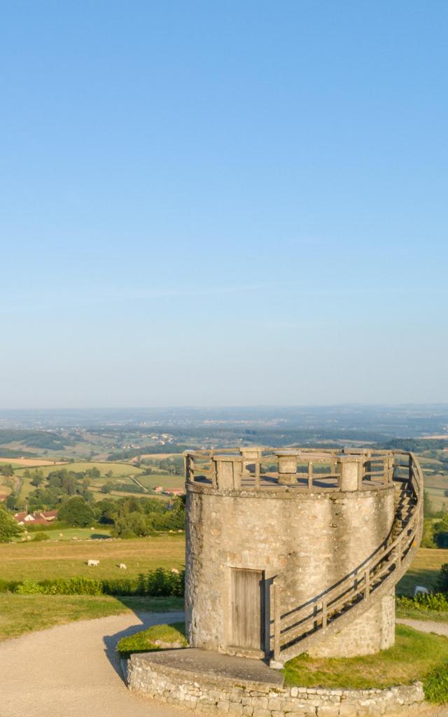 Belvédère de Mont-Saint-Vincent, vue dégagé sur la campagne environnante