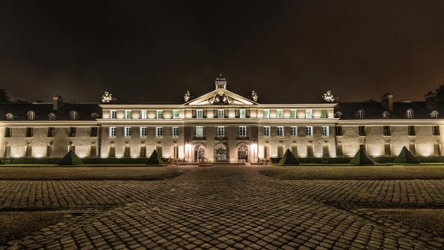 Le château de la Verrerie la nuit, Le Creusot.