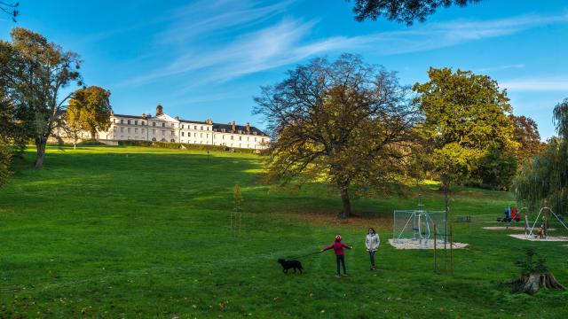 The park and château de la Verrerie, Le Creusot.