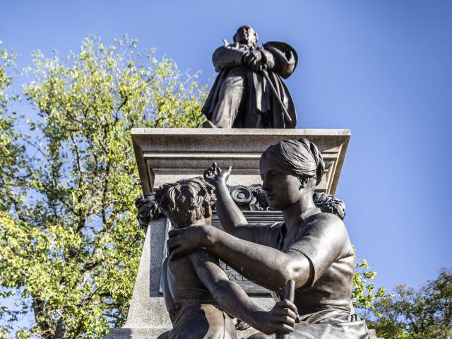 La Reconnaissance, statue d'Eugène Ier Schneider, Le Creusot.