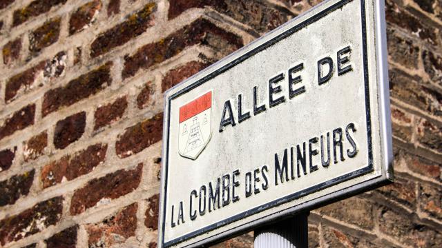 Panneau de rue à la Combe des Mineurs, Le Creusot.