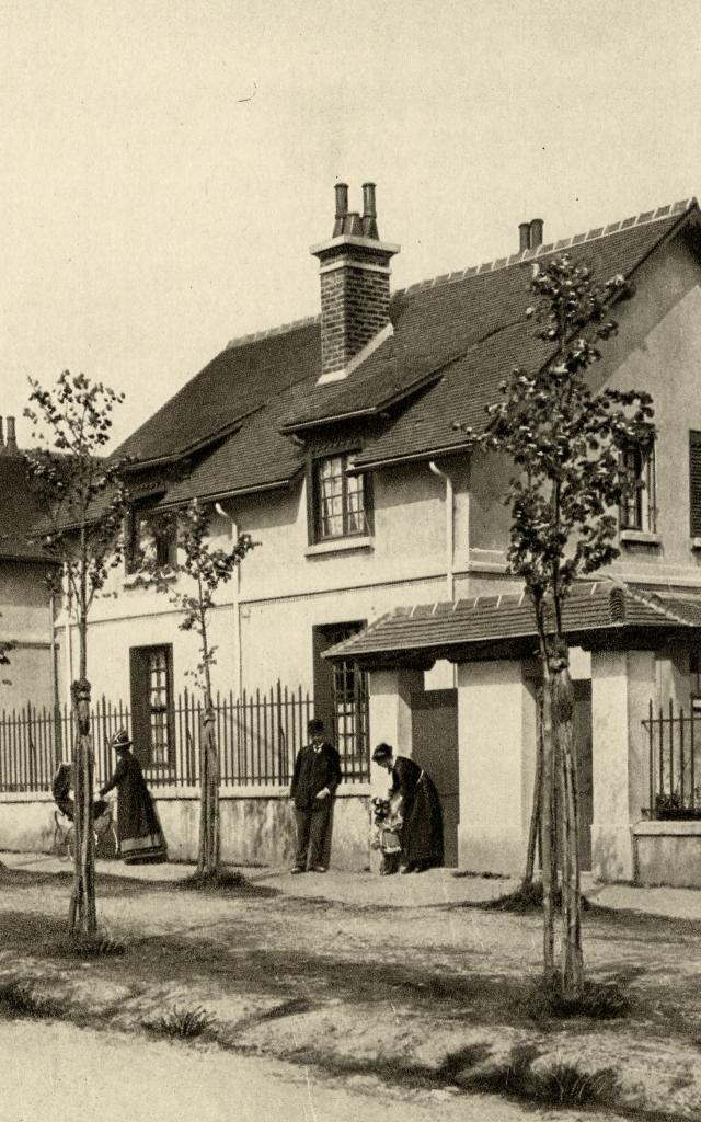 La cité Saint-Sauveur en 1912, Le Creusot.