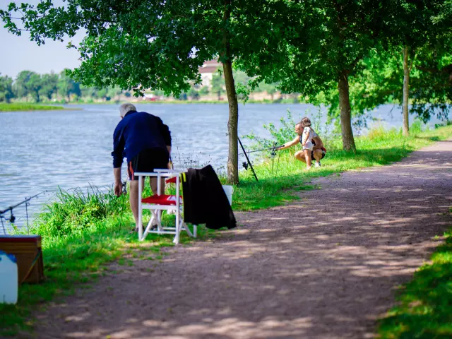 Pêche dans le canal du centre