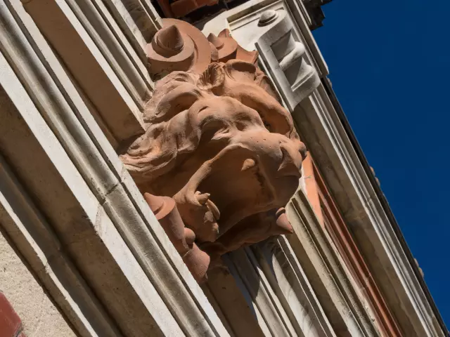 Détail de la façade de la Villa Perrusson, Écuisses.