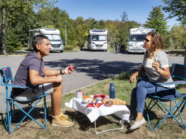 184 Montceau Les Mines Aire De Camping Car Lesley Williamson