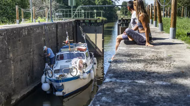 Ecluse sur le canal du Centre