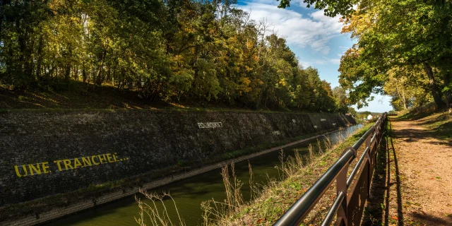 Tranchée du canal à Génelard