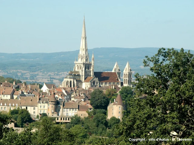 Vue sur le quartier historique d'Autun.