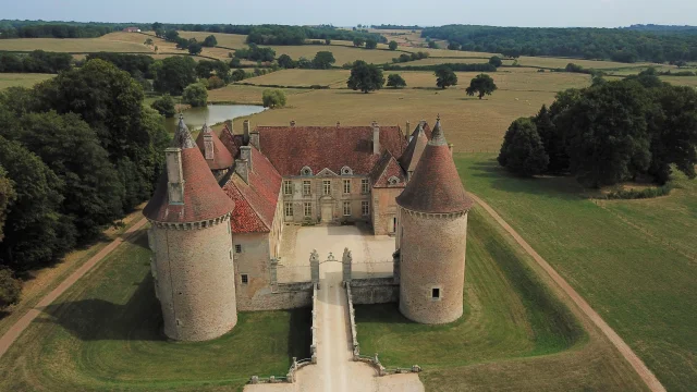 Vue générale du château d'Épiry, Saint-Émiland.